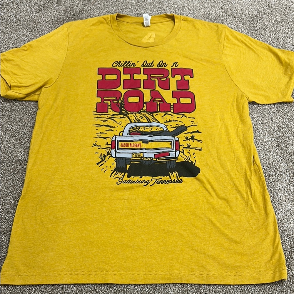 Jason Aldean Chillin on a Dirt Road Graphic Tee